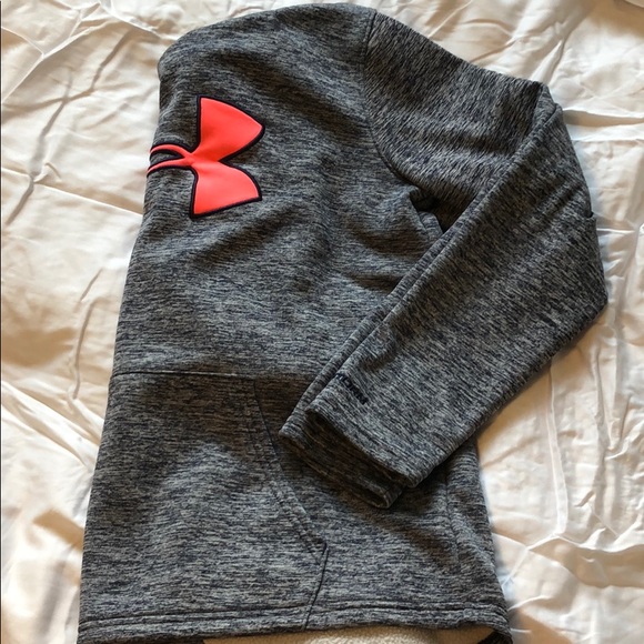 barely worn under armour hoodie - Picture 3 of 3